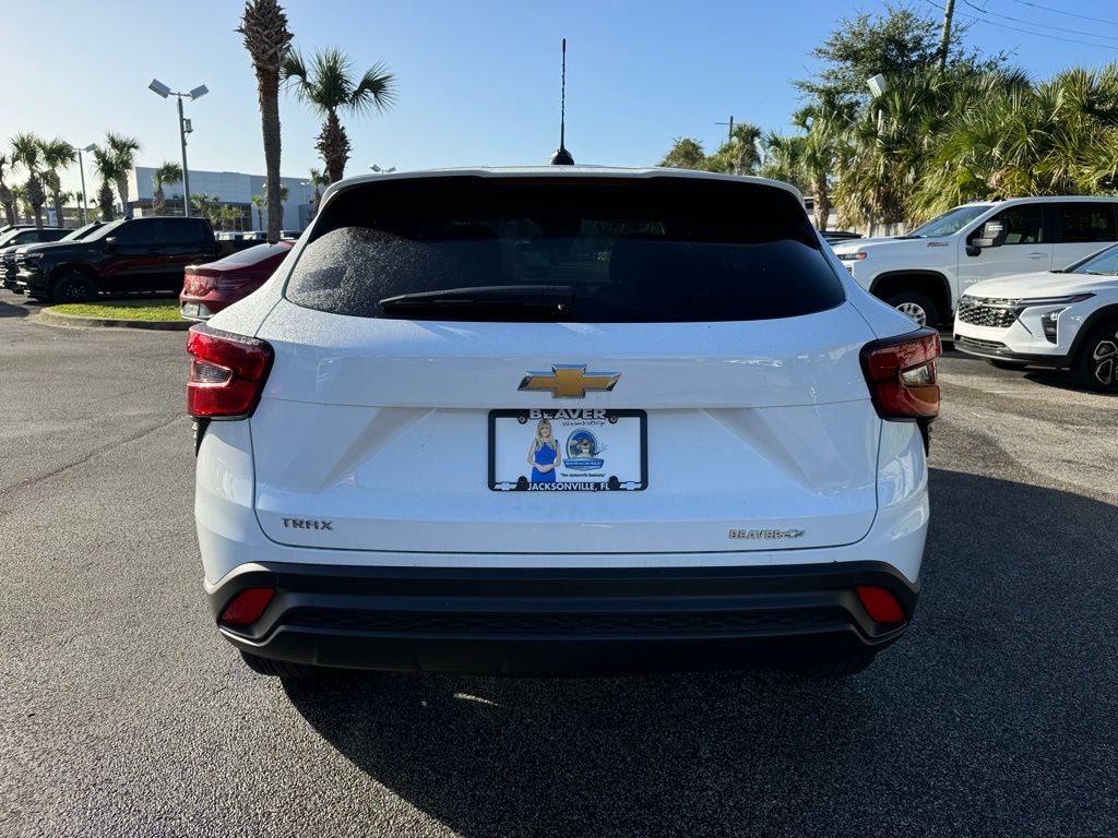 2025 Chevrolet Trax LS 7