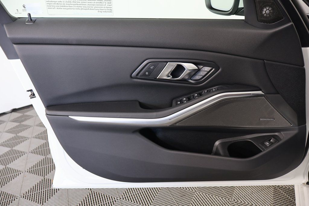 Thumbnail: 2025 BMW 3 Series - 7