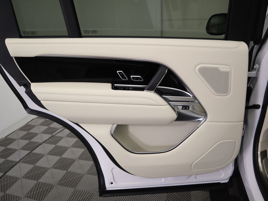 Thumbnail: 2025 Land Rover Range Rover - 28