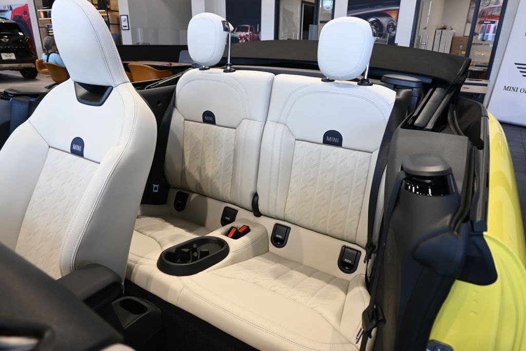 Thumbnail: 2026 MINI Cooper - 23