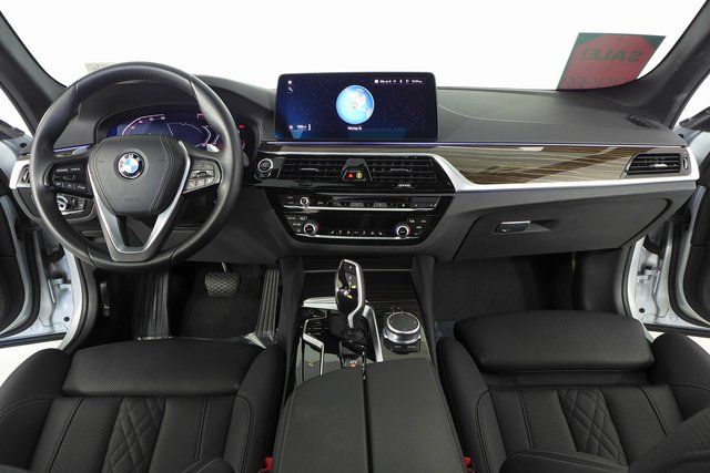 2021 BMW 5 Series 530i 24