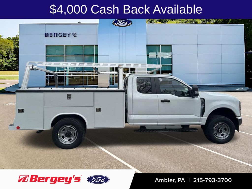 Oxford White 2026 Ford F-350 Super Duty Chassis Pickup Truck Four-Wheel Drive Automatic