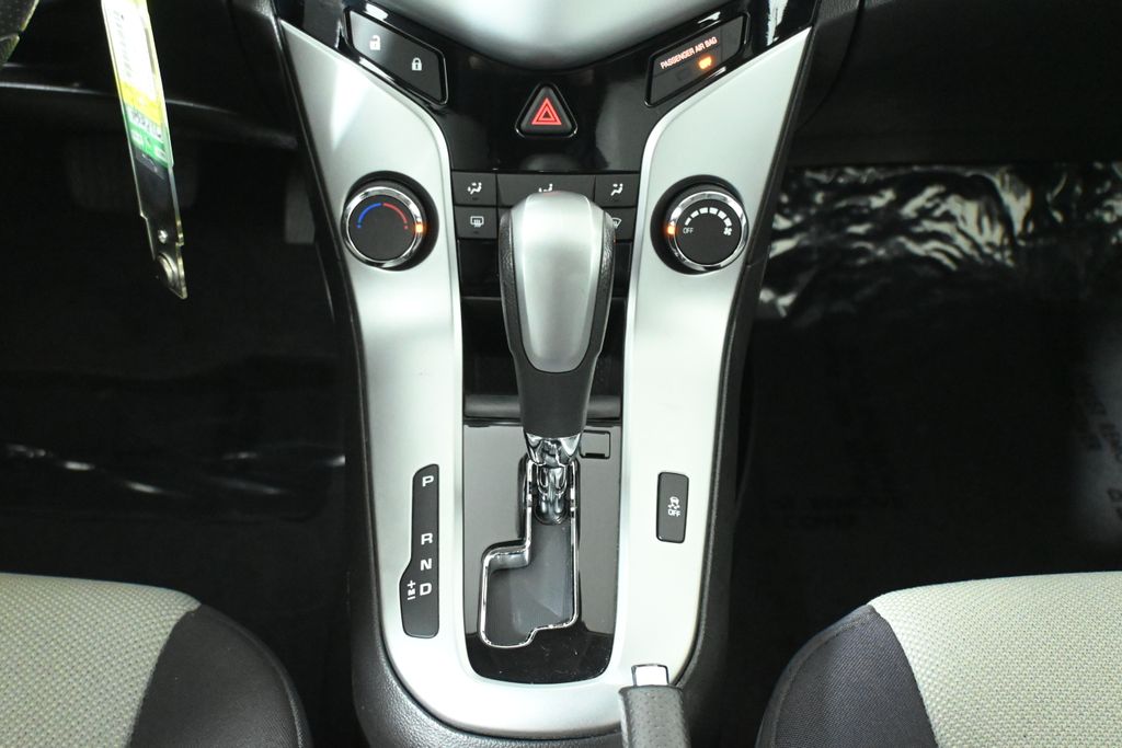 Thumbnail: 2014 Chevrolet Cruze - 20