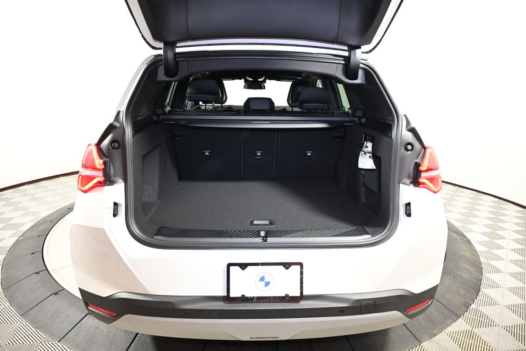 Thumbnail: 2025 BMW X3 - 10