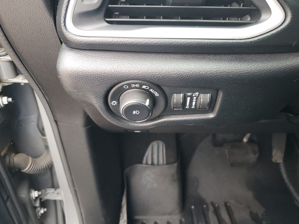 Used Car 2020 Chrysler Pacifica  Touring L Plus For Sale Under $25,000 In Austin, Texas