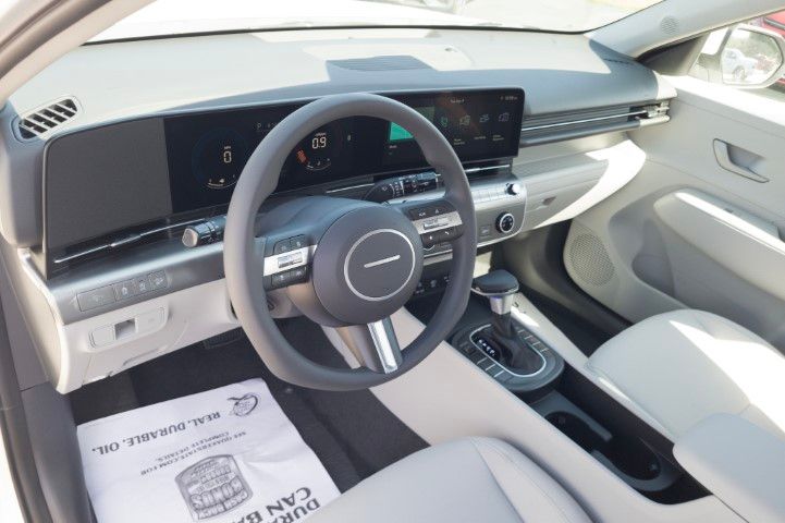 New 2027 White Hyundai SE image 12