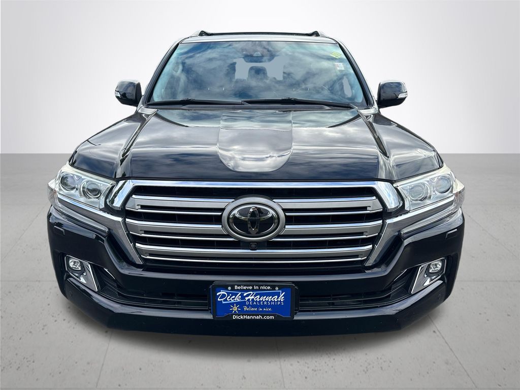 2016 Toyota Land Cruiser Base