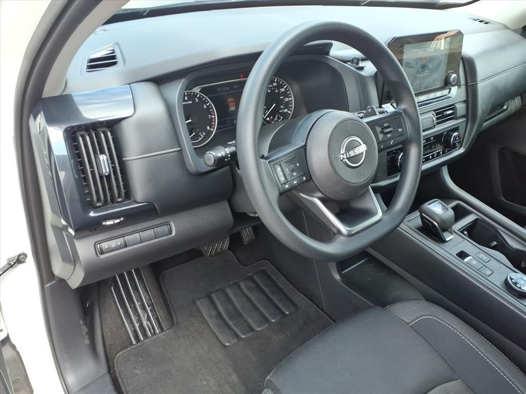 Used 2023 White Nissan S image 6