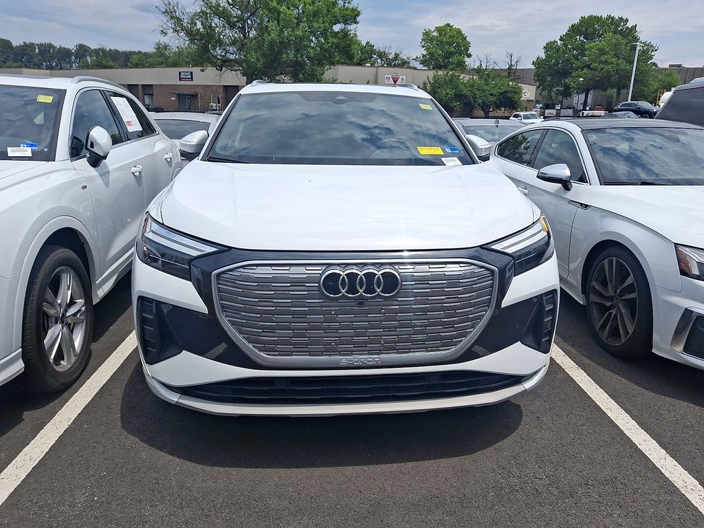 Thumbnail: 2023 Audi Q4 e-tron - 2