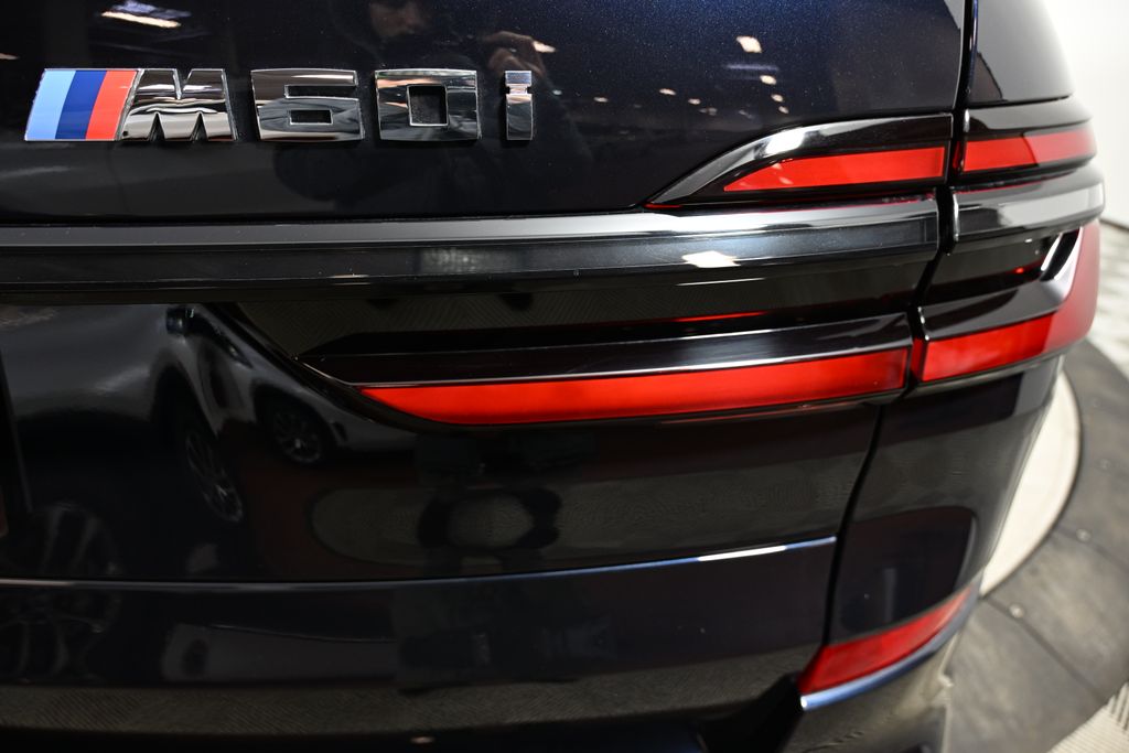 Thumbnail: 2026 BMW X7 - 12