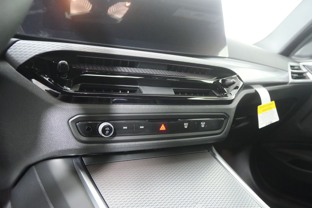 Thumbnail: 2026 BMW 4 Series - 17