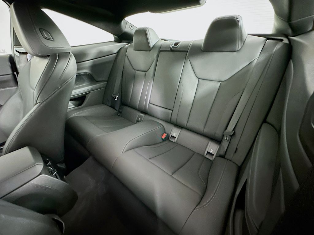 Thumbnail: 2025 BMW 4 Series - 25