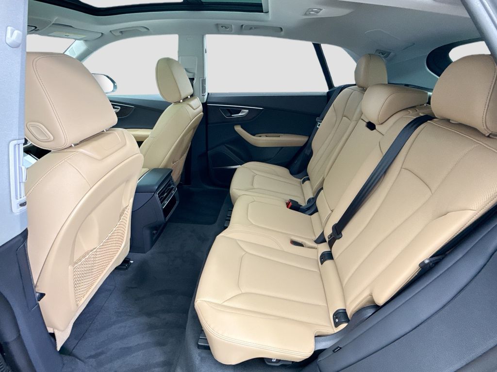 Thumbnail: 2026 Audi Q8 - 20