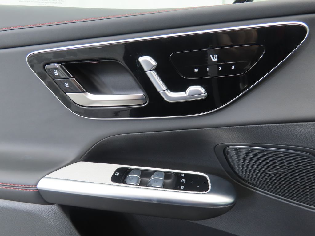 Thumbnail: 2025 Mercedes-Benz GLC - 23