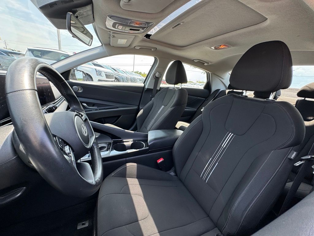 Used 2025 Hyundai Elantra Sedan