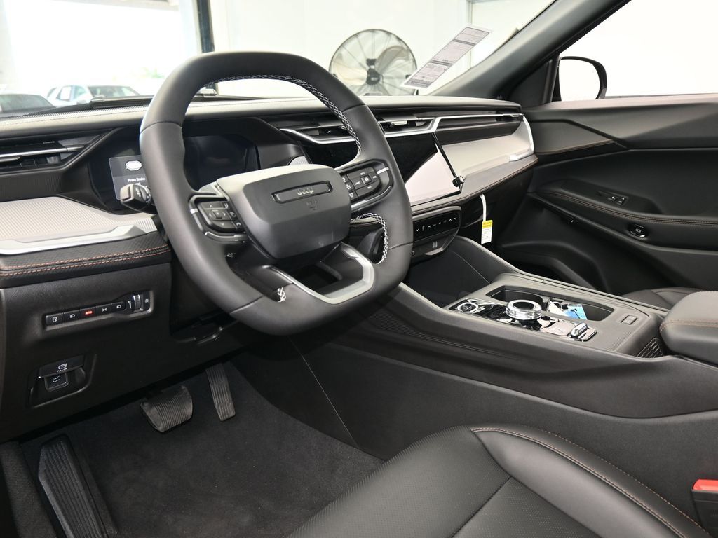 New 2026 diamond black crystal pearlcoat Jeep Limited image 13