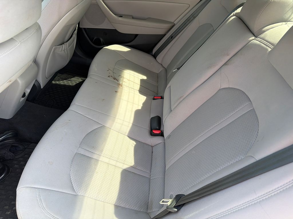 Used 2018 Black Hyundai SEL image 17