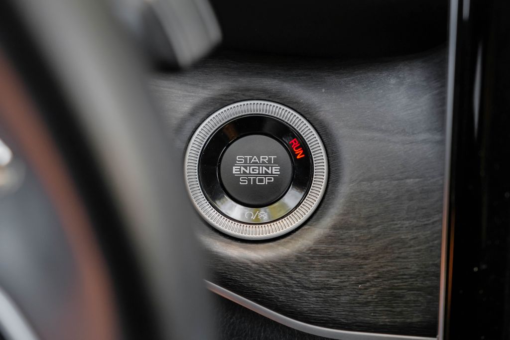 used 2022 Jeep Grand Cherokee car, priced at $28,000