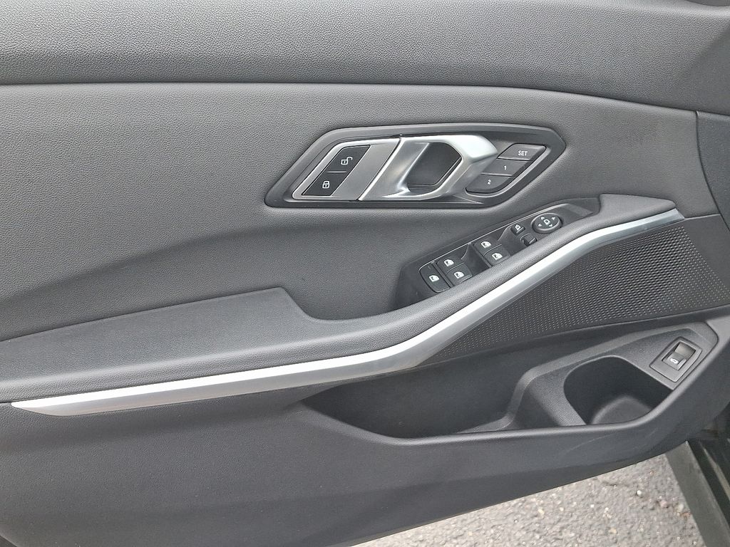 Thumbnail: 2019 BMW 3 Series - 13