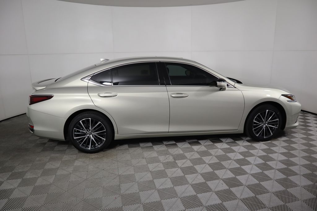 2025 Lexus ES Hybrid 300h 4