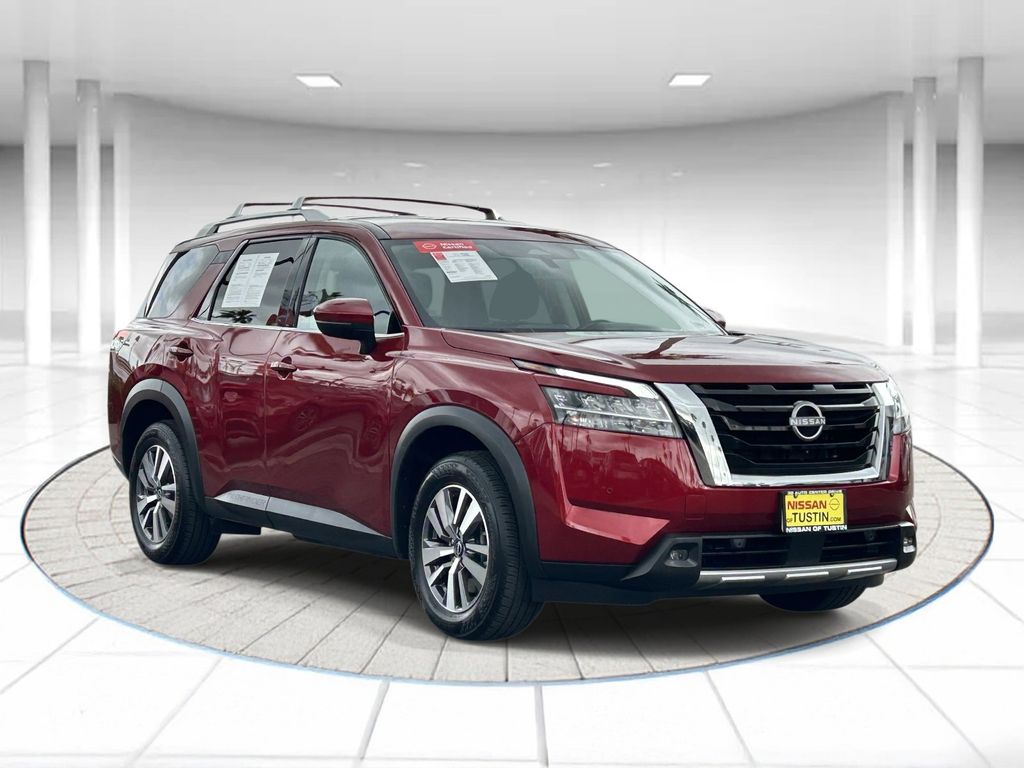 View vehicle photo 5