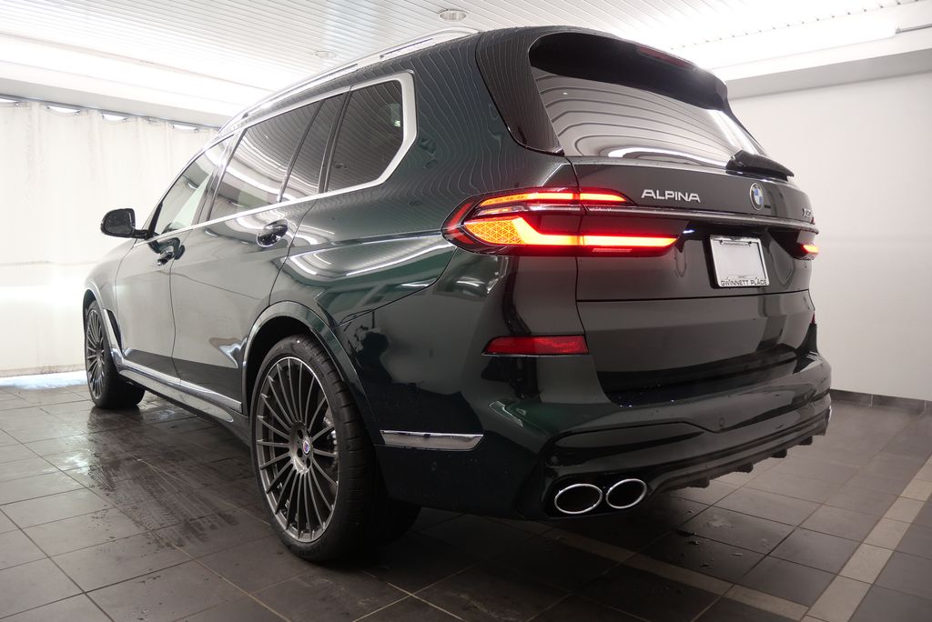 2025 BMW X7 Alpina XB7 5