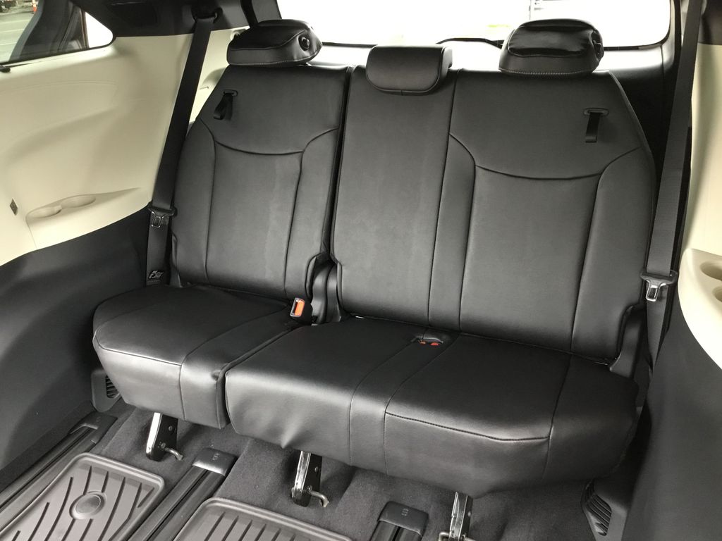 Thumbnail: 2026 Toyota Sienna - 17