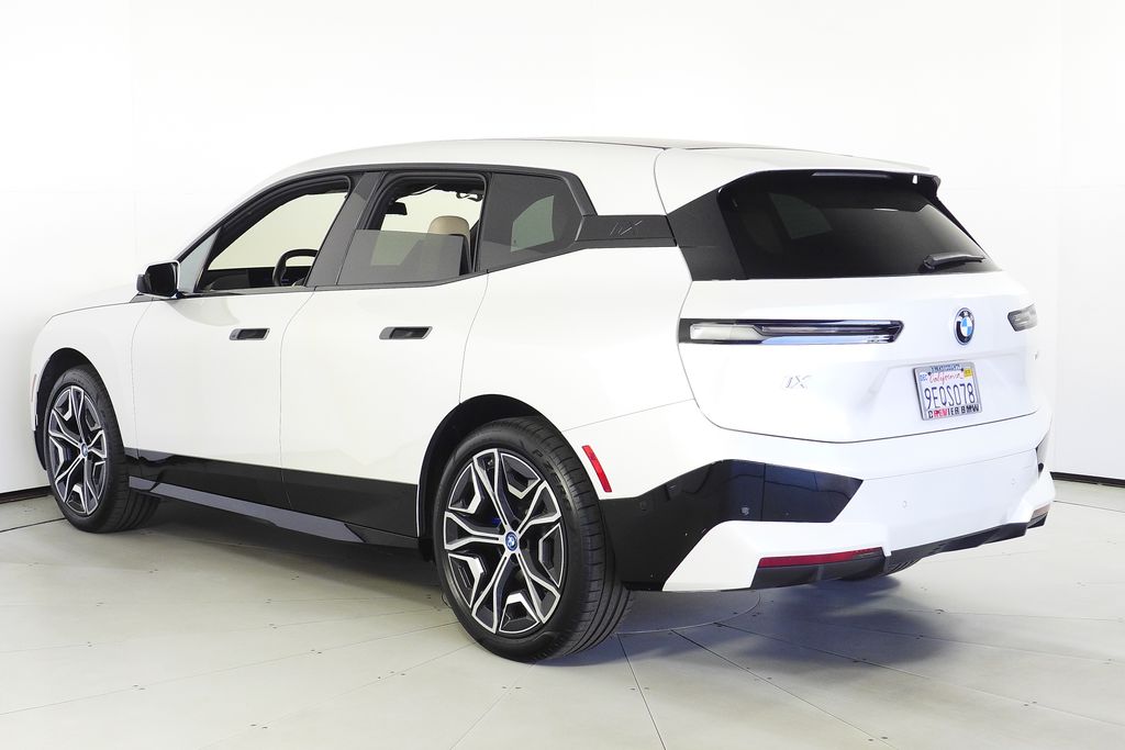 Thumbnail: 2023 BMW iX - 8