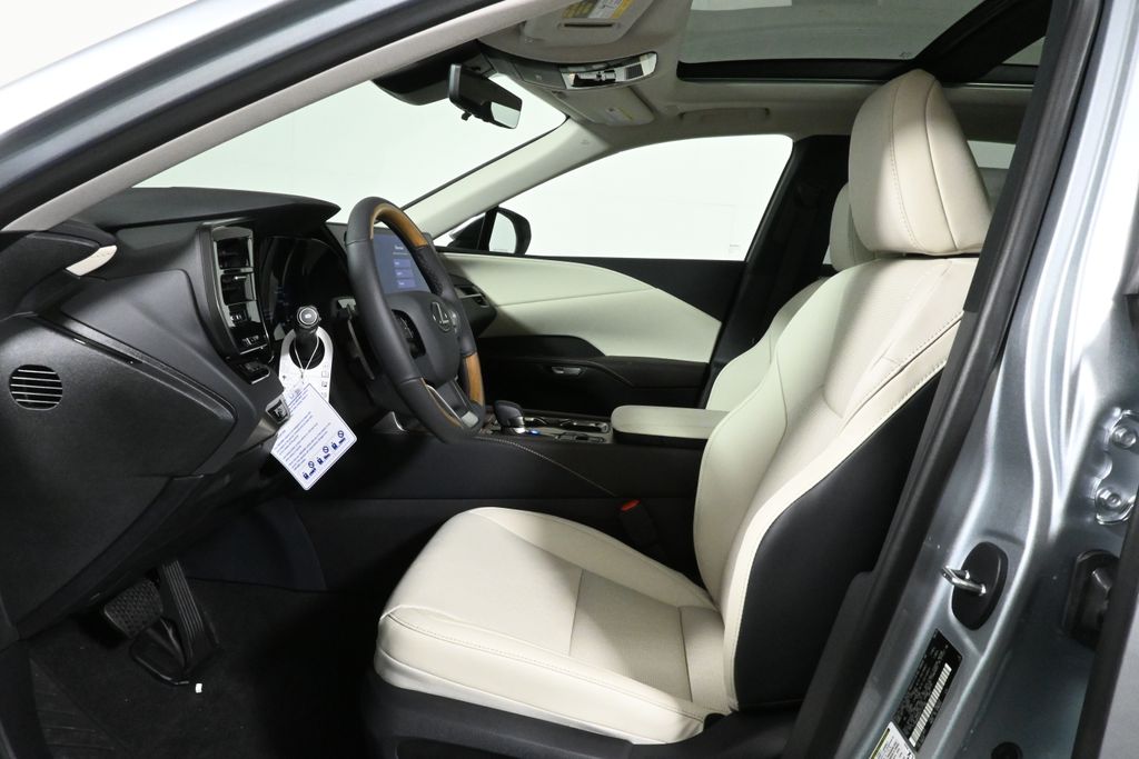 Thumbnail: 2025 Lexus RX - 3