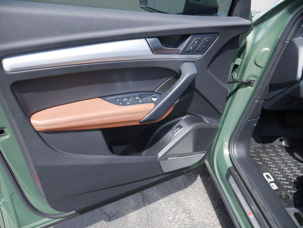 Thumbnail: 2024 Audi Q5 - 4