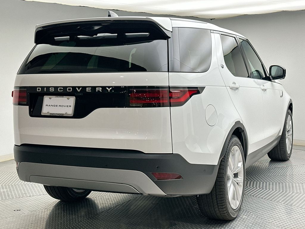 Thumbnail: 2026 Land Rover Discovery - 3