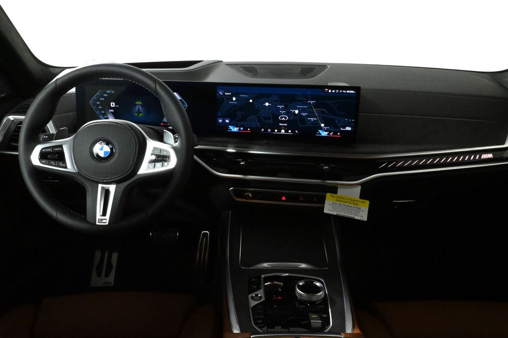 2025 BMW X7 M60i 16