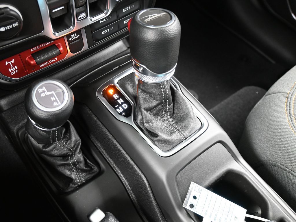 New 2026 Granite Crystal Metallic Clearcoat Jeep Willys image 22