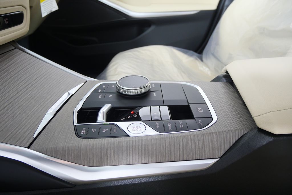 Thumbnail: 2026 BMW 3 Series - 21