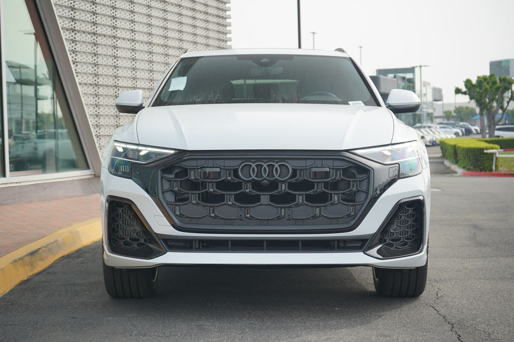 Thumbnail: 2026 Audi Q8 - 5