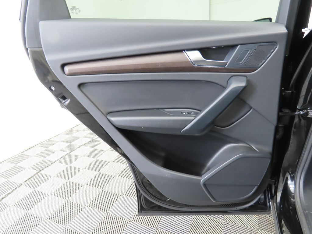 Thumbnail: 2023 Audi Q5 - 24