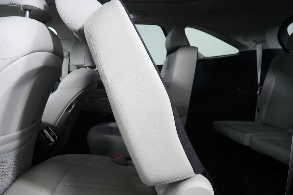 Thumbnail: 2021 Kia Sorento - 17