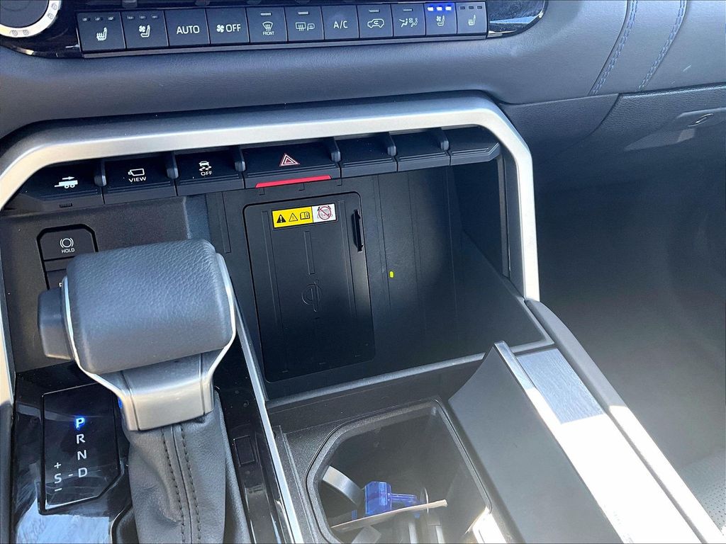2024 Toyota Sequoia — photo 28