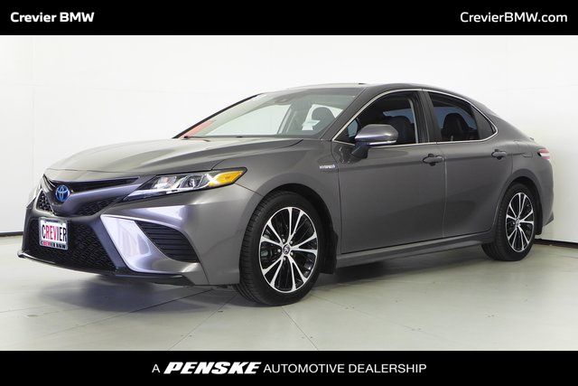 2020 Toyota Camry SE -
                Santa Ana, CA