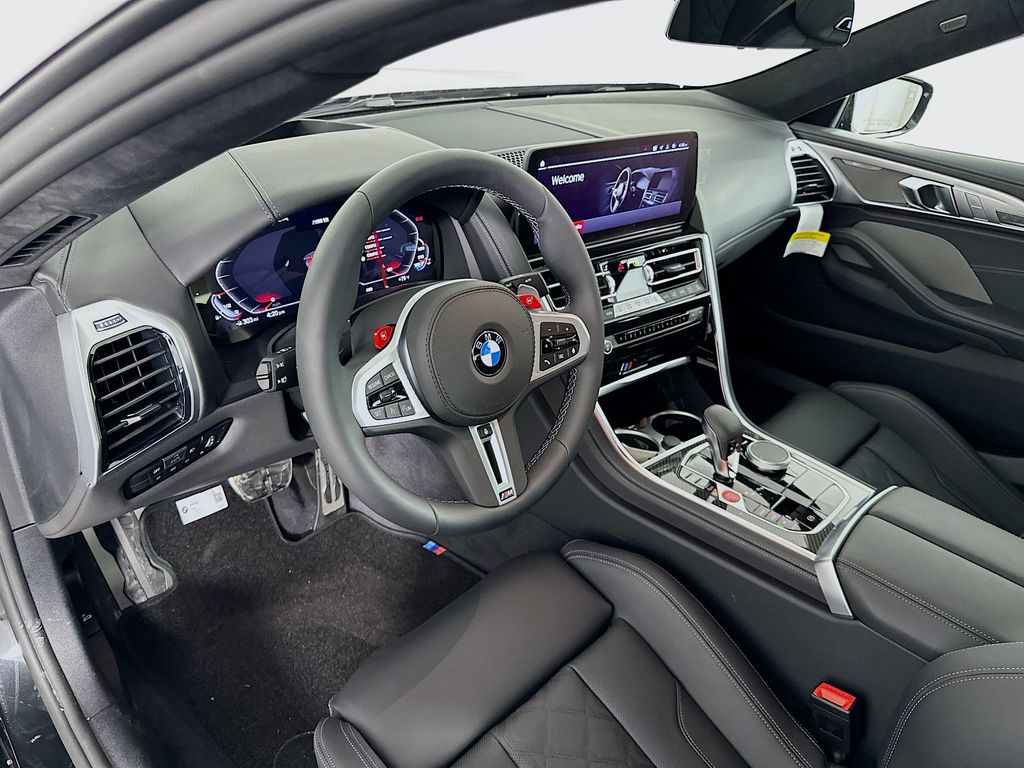 2025 BMW M8 Competition 9