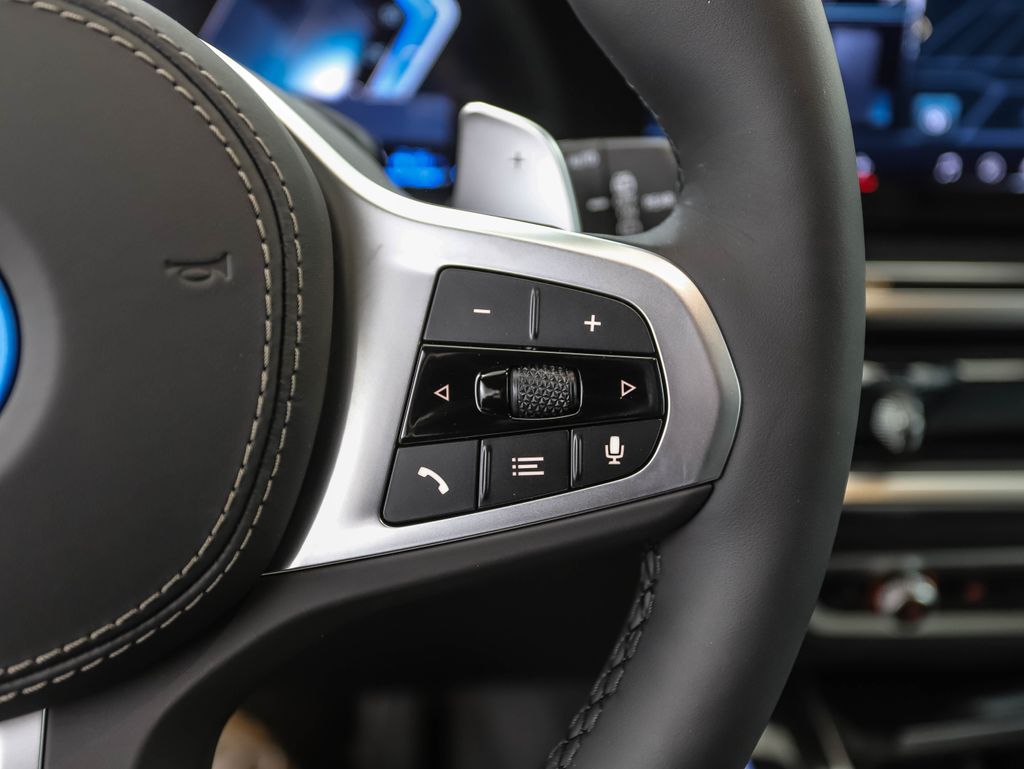 Thumbnail: 2026 BMW X5 - 13