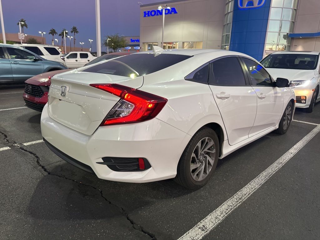 Thumbnail: 2017 Honda Civic - 4