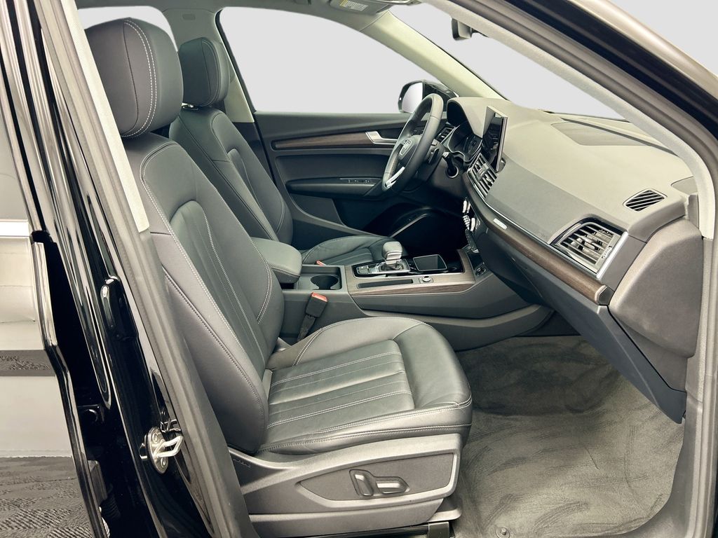 Thumbnail: 2023 Audi Q5 - 18