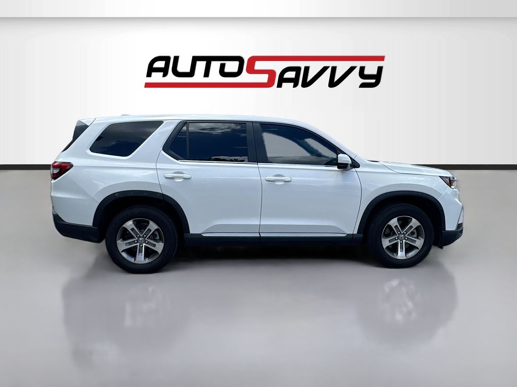 Used 2025 White Honda EX-L image 8