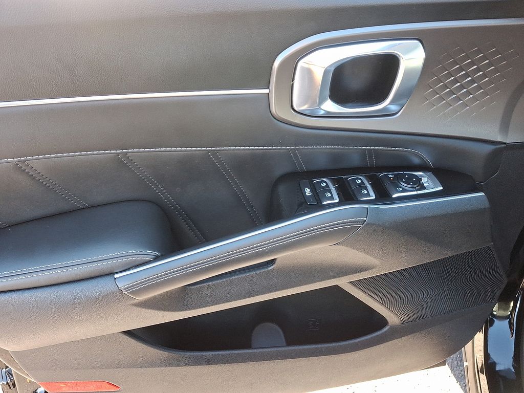 Thumbnail: 2024 Kia Sorento - 16