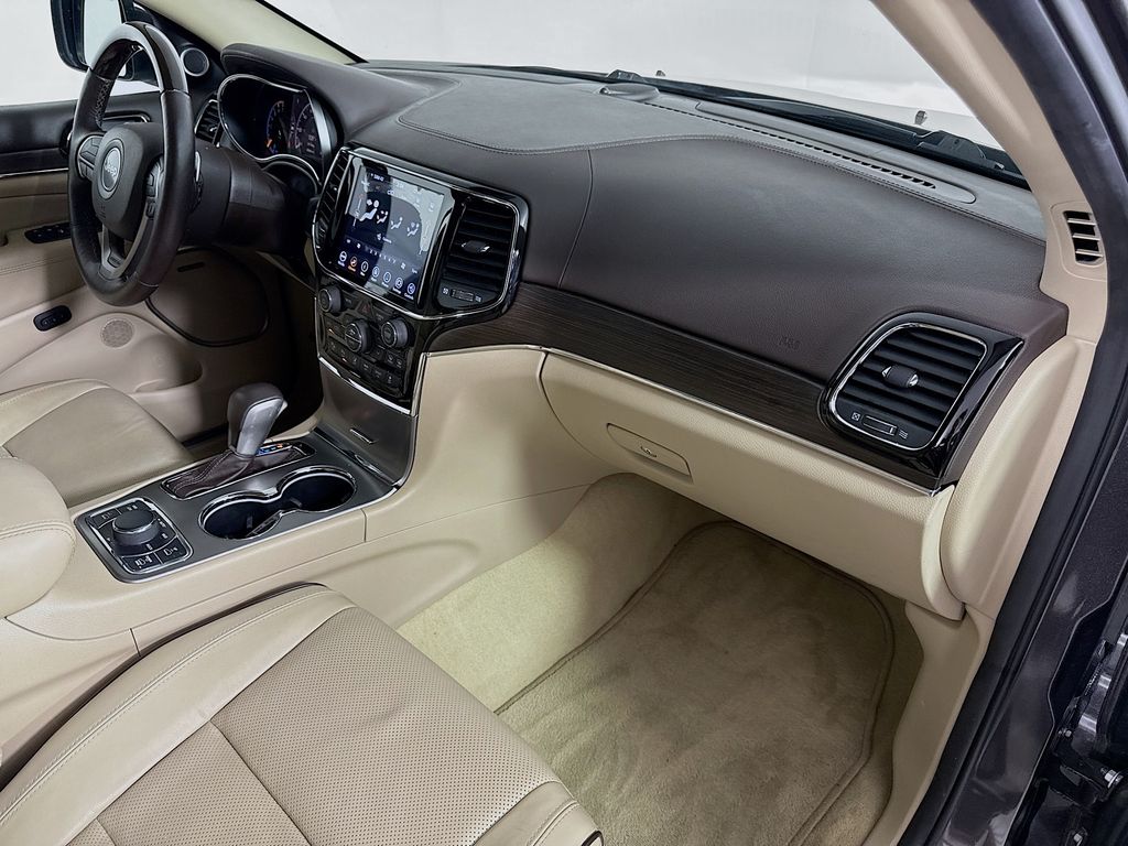 Thumbnail: 2020 Jeep Grand Cherokee - 31