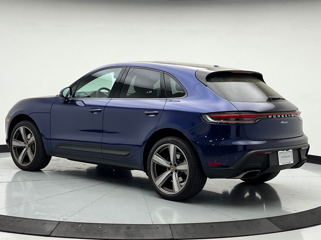 Thumbnail: 2025 Porsche Macan - 3