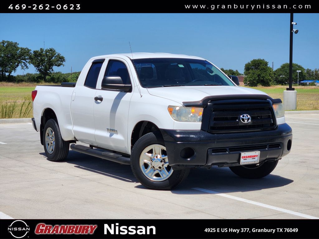 Super White 2013 Toyota Tundra Pickup Truck 4X2 6-Speed Automatic Overdrive
