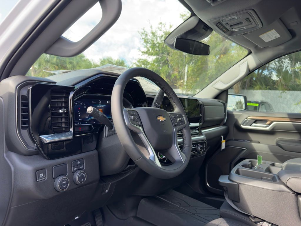 2025 Chevrolet Silverado 1500 LT 25