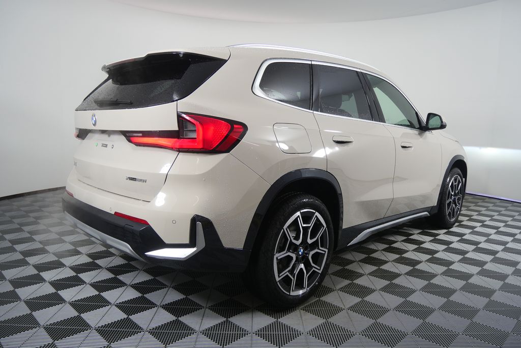 Thumbnail: 2026 BMW X1 - 3